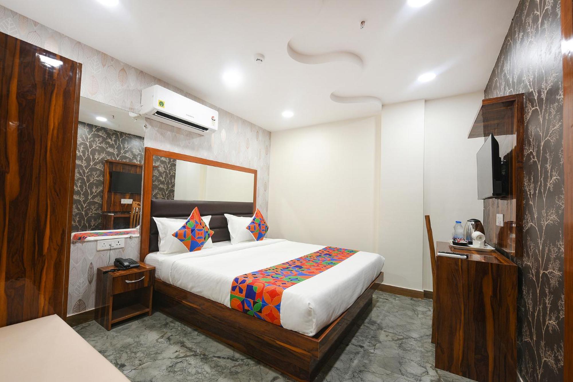 Fabhotel Mona Continental - Nr Laxmi Nagar It Hub نيودلهي المظهر الخارجي الصورة
