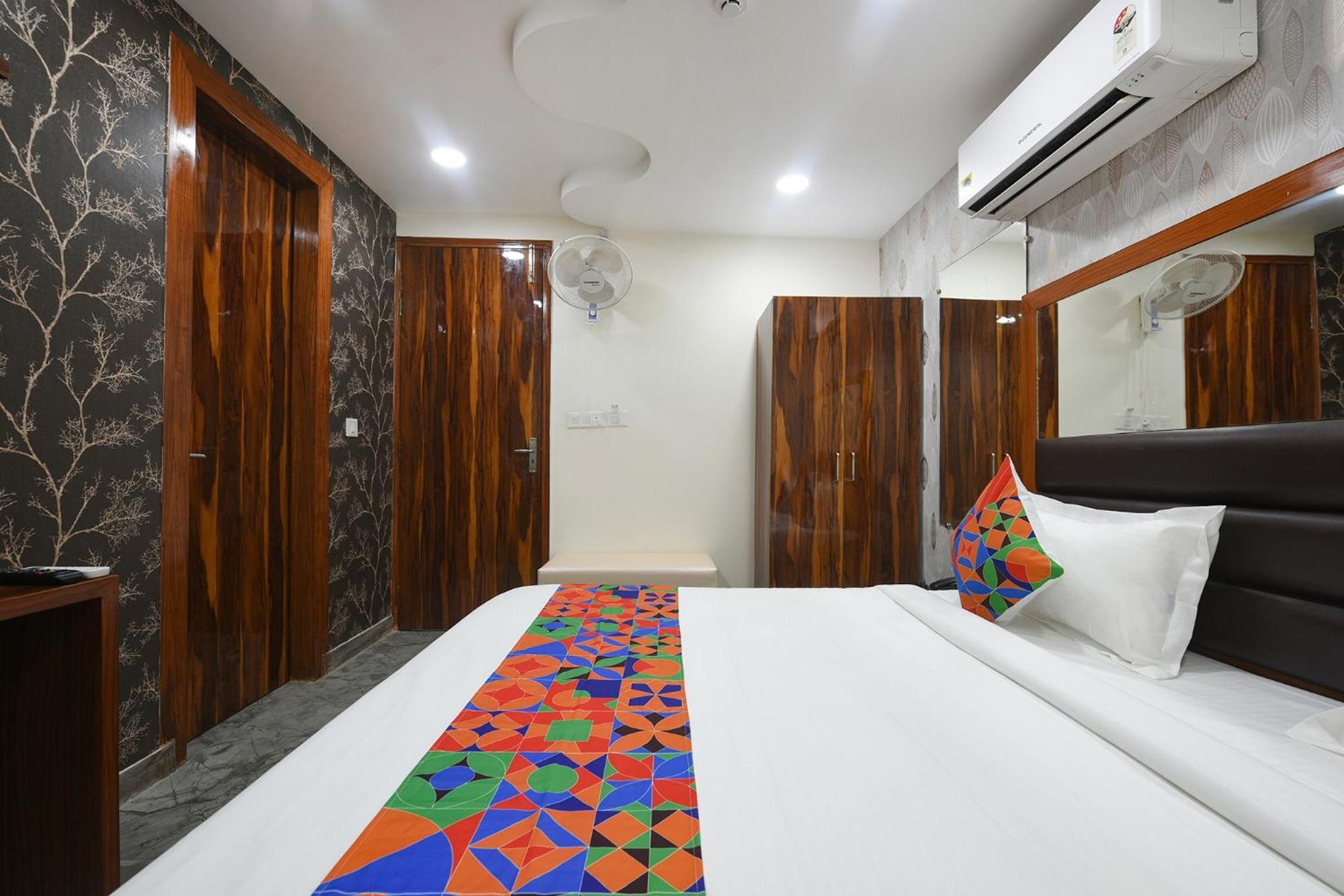 Fabhotel Mona Continental - Nr Laxmi Nagar It Hub نيودلهي المظهر الخارجي الصورة