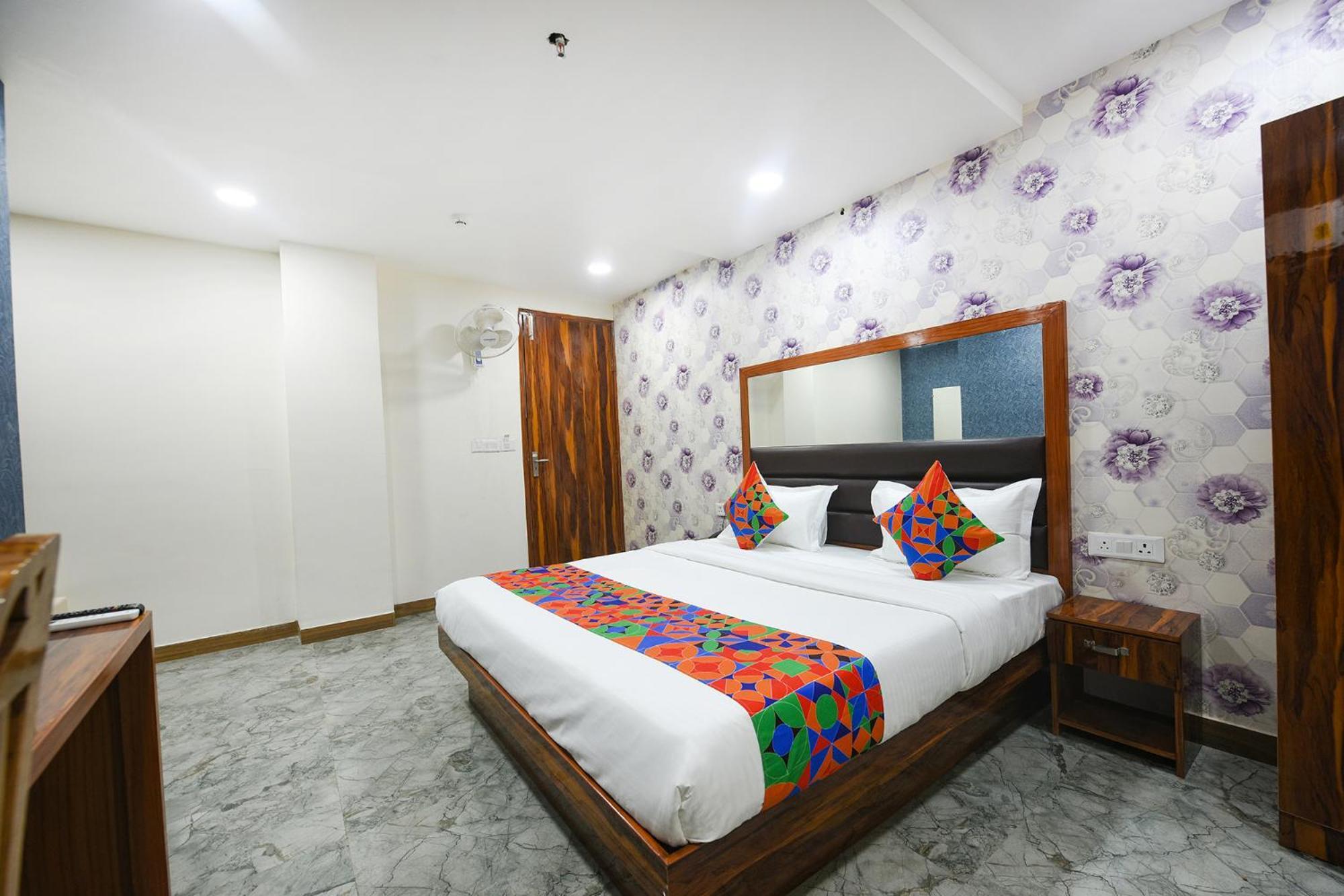 Fabhotel Mona Continental - Nr Laxmi Nagar It Hub نيودلهي المظهر الخارجي الصورة