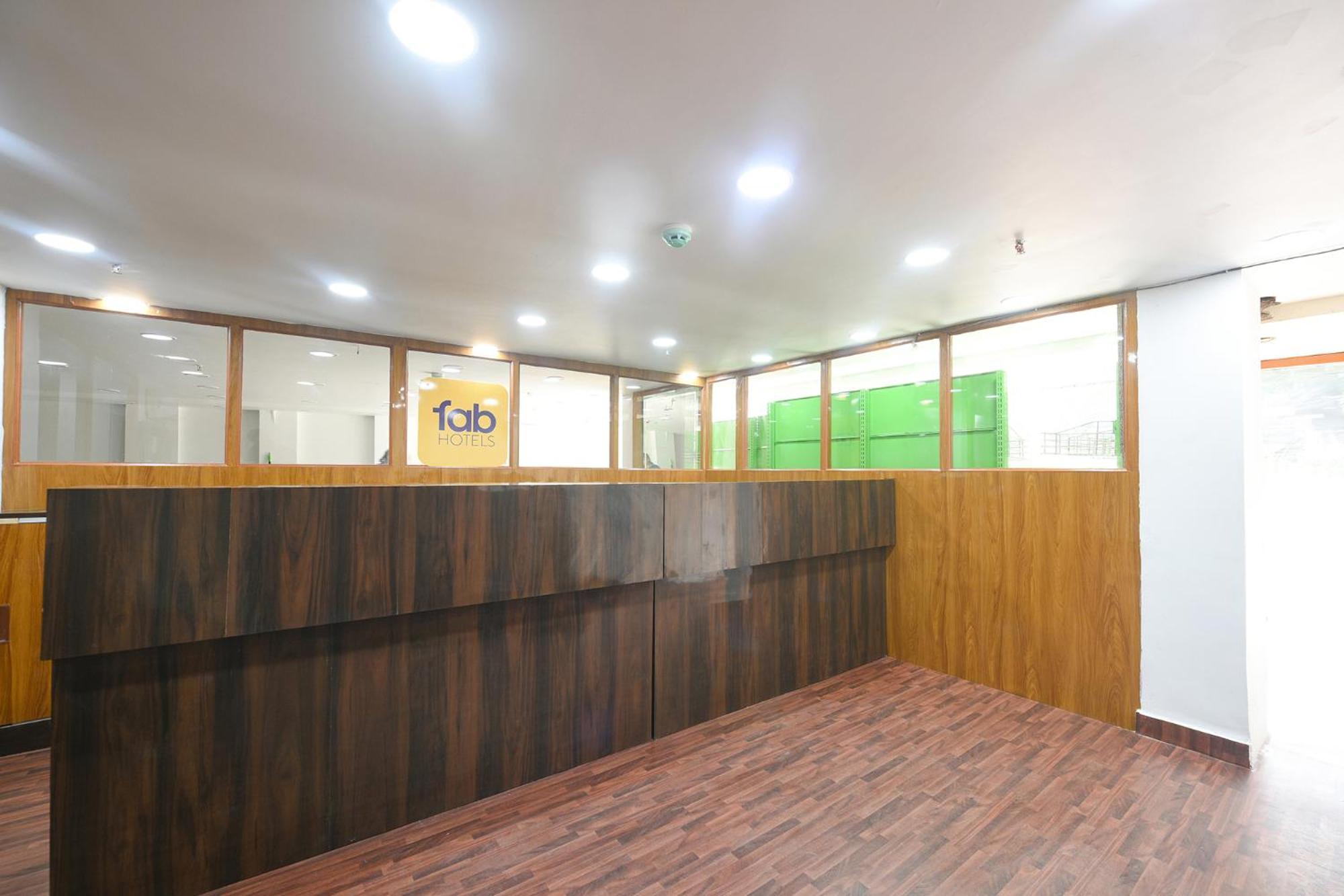 Fabhotel Mona Continental - Nr Laxmi Nagar It Hub نيودلهي المظهر الخارجي الصورة