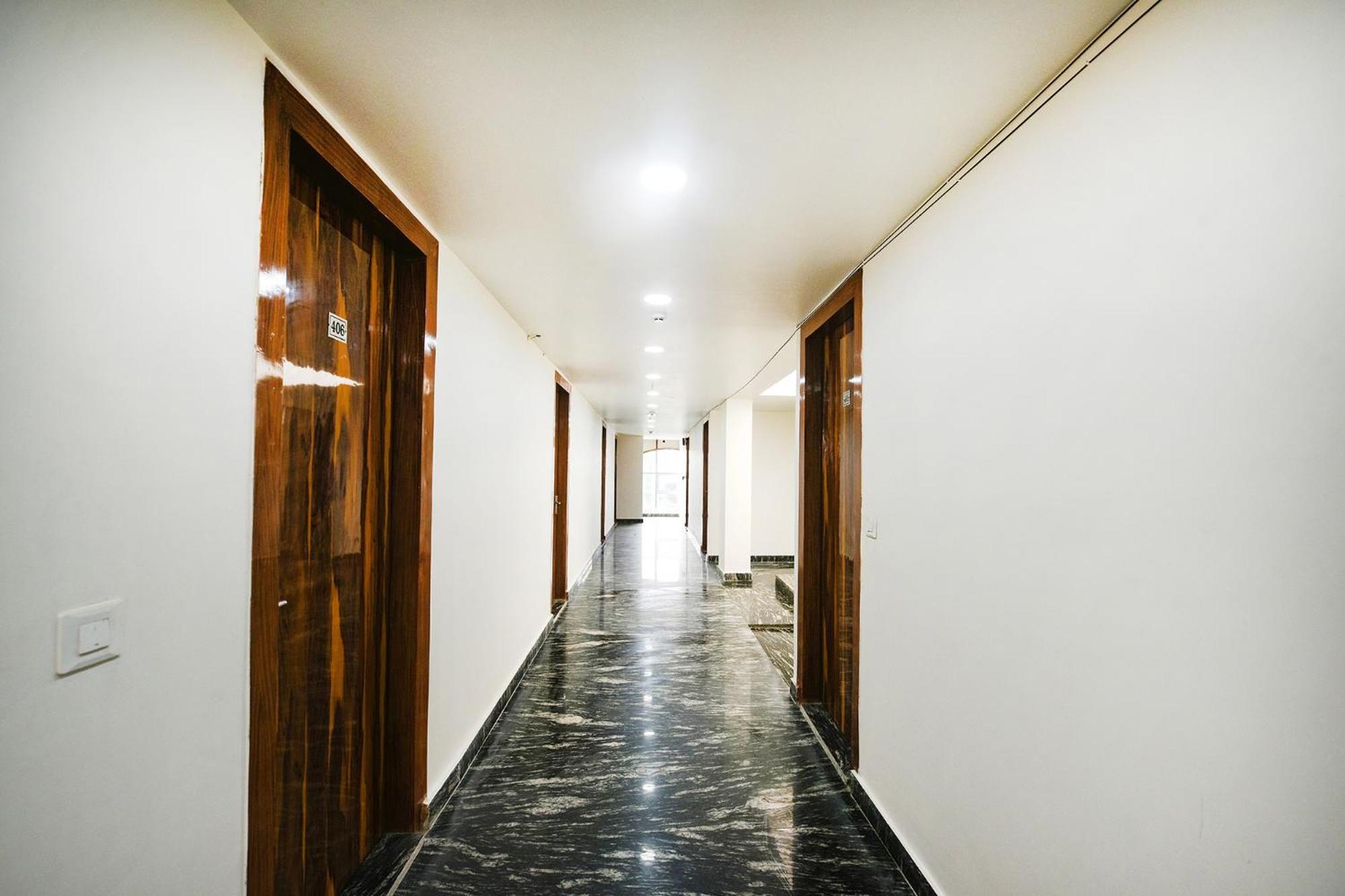 Fabhotel Mona Continental - Nr Laxmi Nagar It Hub نيودلهي المظهر الخارجي الصورة